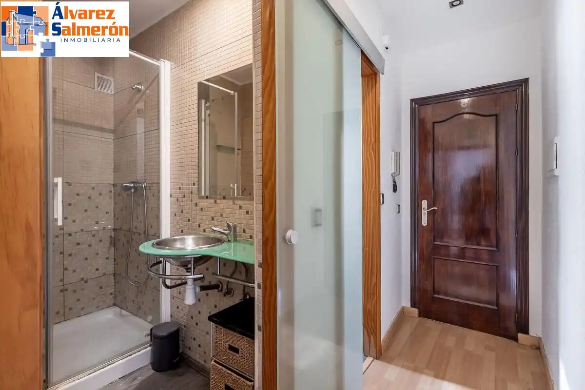 Flat for sale in Granada, Granada