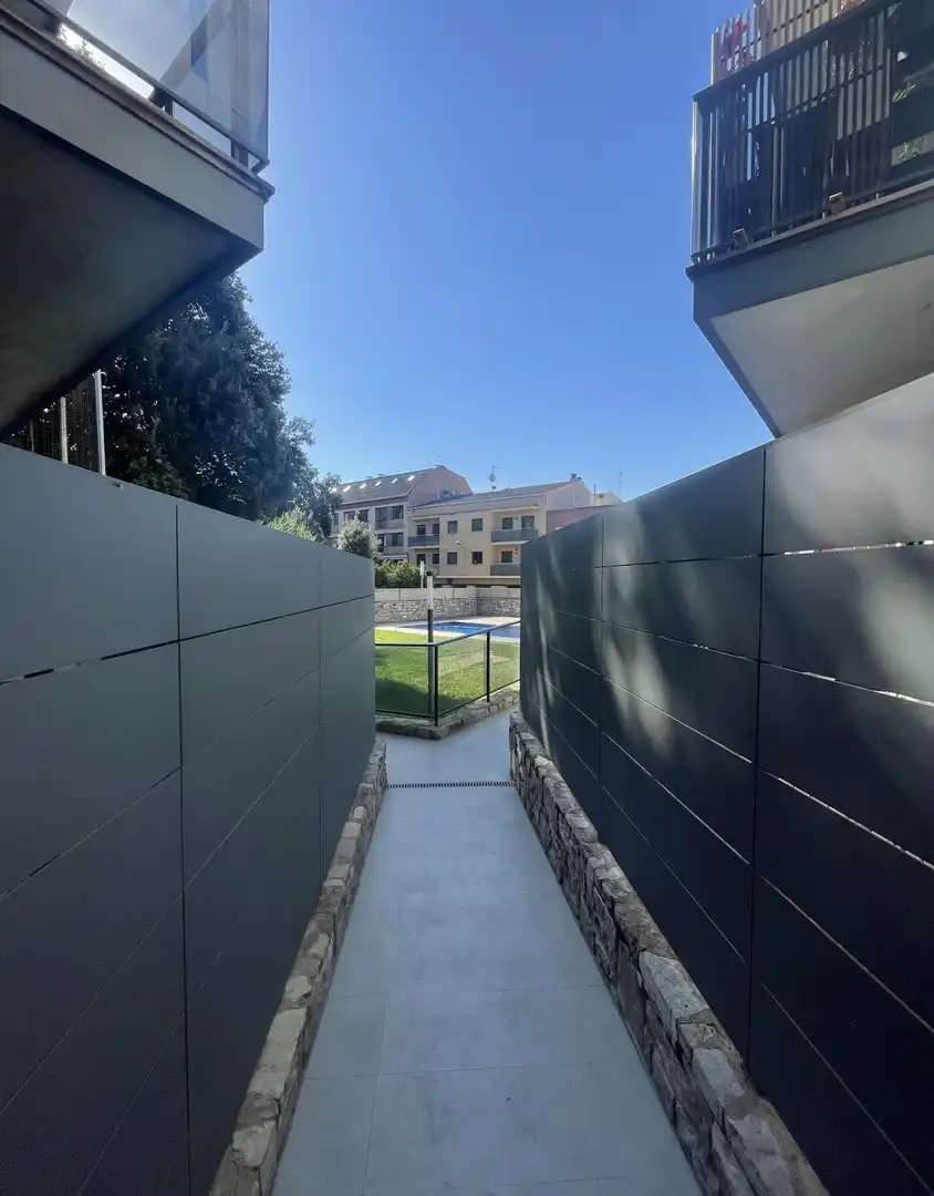 Vista exterior de Piso en venta en Igualada con Calefacción y Jardín privado