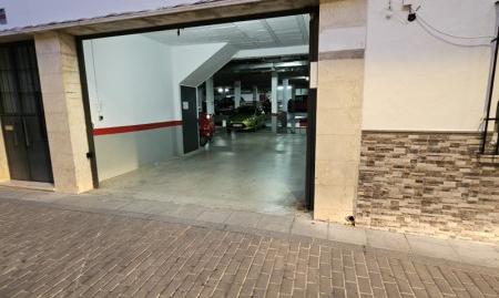 Foto 4 de Garaje de alquiler en Calle Mires, 20, La Calzada, Lucena