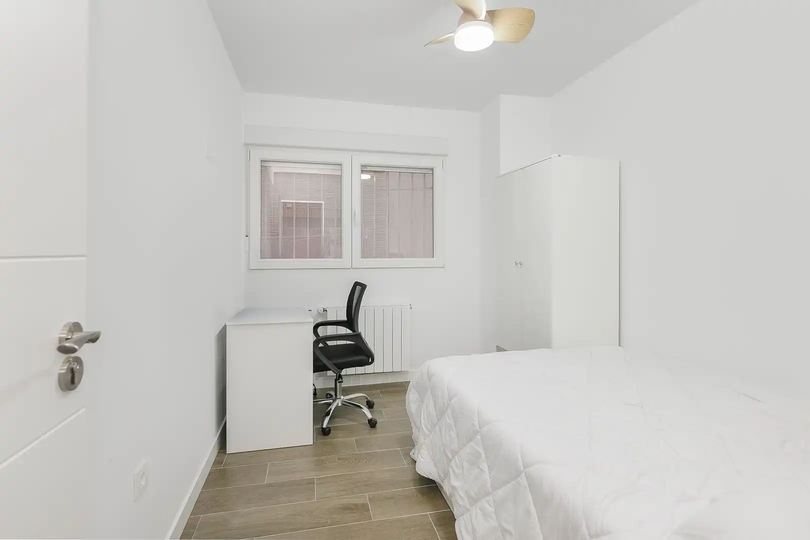 Dormitori de Apartament en venda en Granada