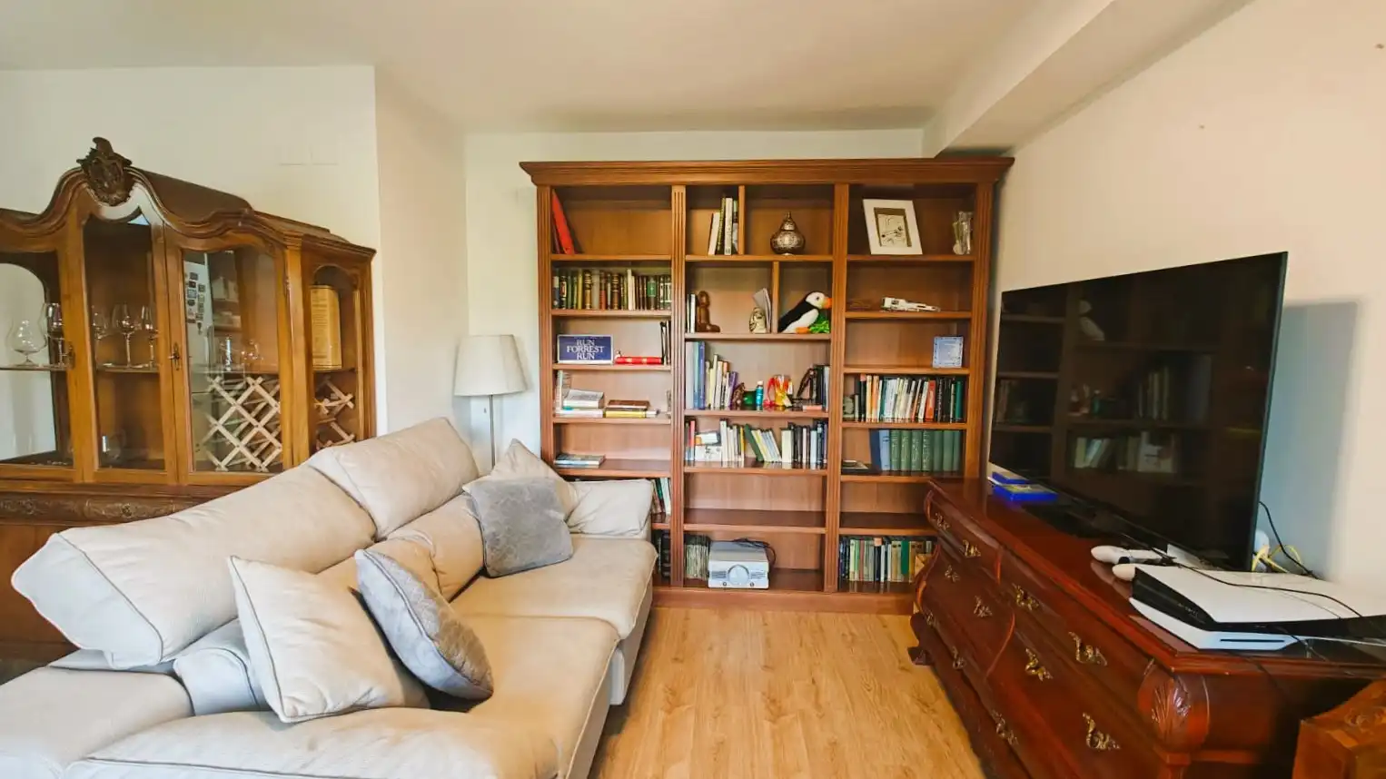 Living room of Flat for sale in Valencia  with Air Conditioner, Furnished and Oven