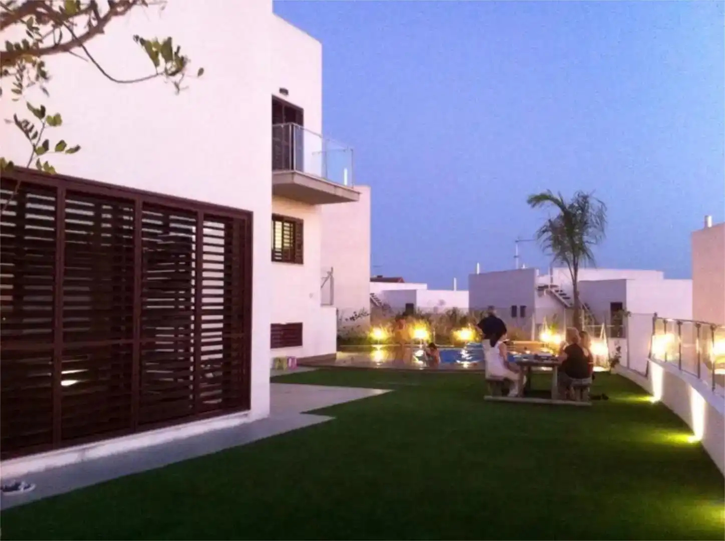 Terrassa de Casa o xalet en venda en Montequinto amb Aire condicionat, Piscina i Balcó