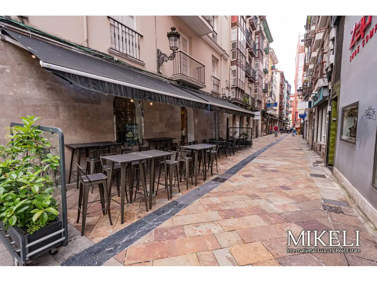Terraza de Local en traspaso en Santander con Aire acondicionado y Alarma