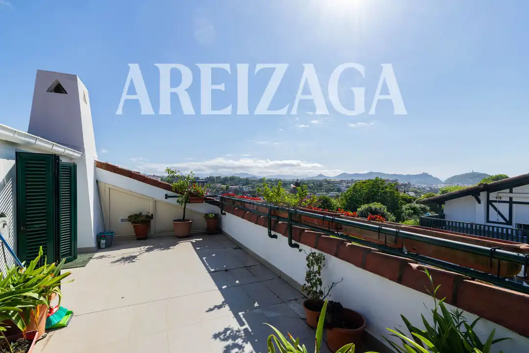 Piso con terraza en venta en Paseo de Ulía, imagen 2