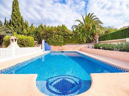 Piscina de Casa o xalet en venda en Calpe / Calp amb Aire condicionat, Calefacció i Jardí privat