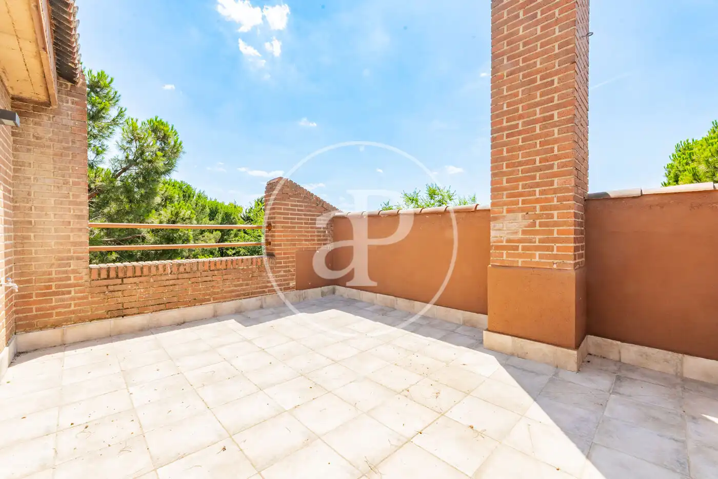 Terrassa de Casa adosada en venda en La Moraleja amb Aire condicionat, Calefacció i Jardí privat