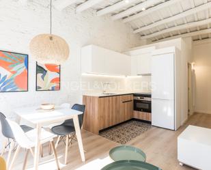 Cuina de Apartament de lloguer en  Barcelona Capital amb Aire condicionat, Calefacció i Parquet
