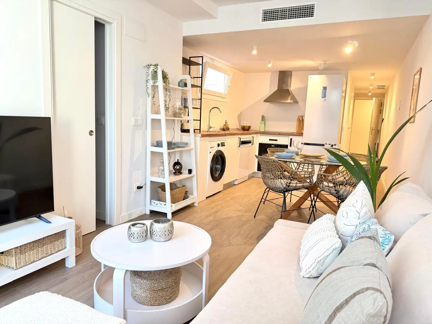 Wohnung zur Miete in Fuengirola mit Klimaanlage, Terrasse und Möbliert