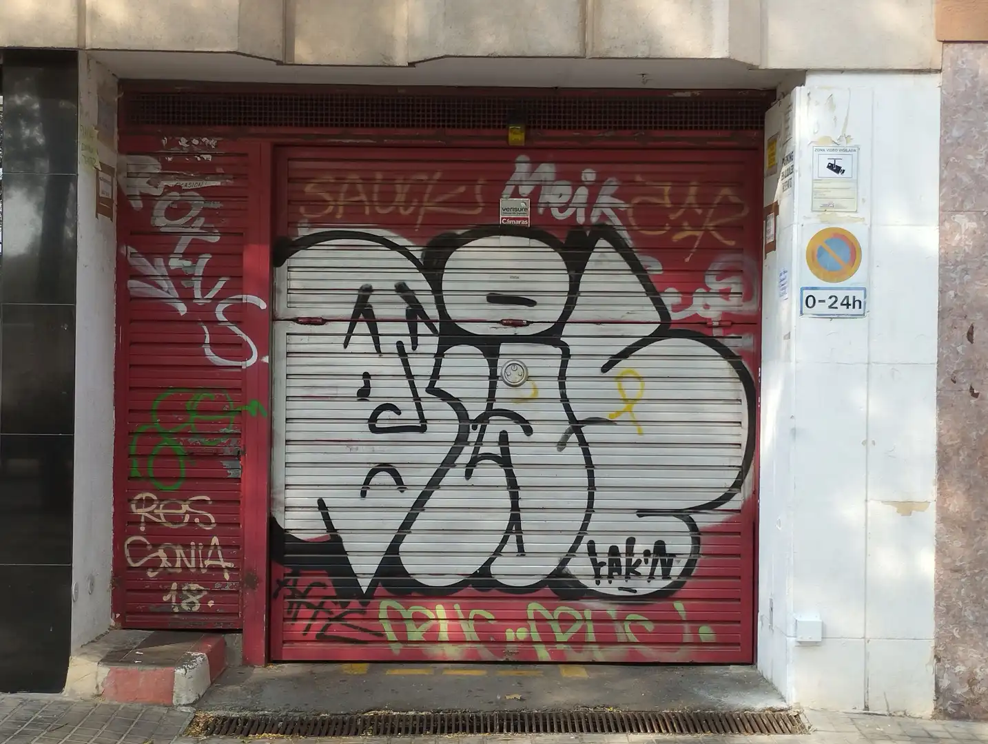 Vista exterior de Garaje en venta en Barcelona