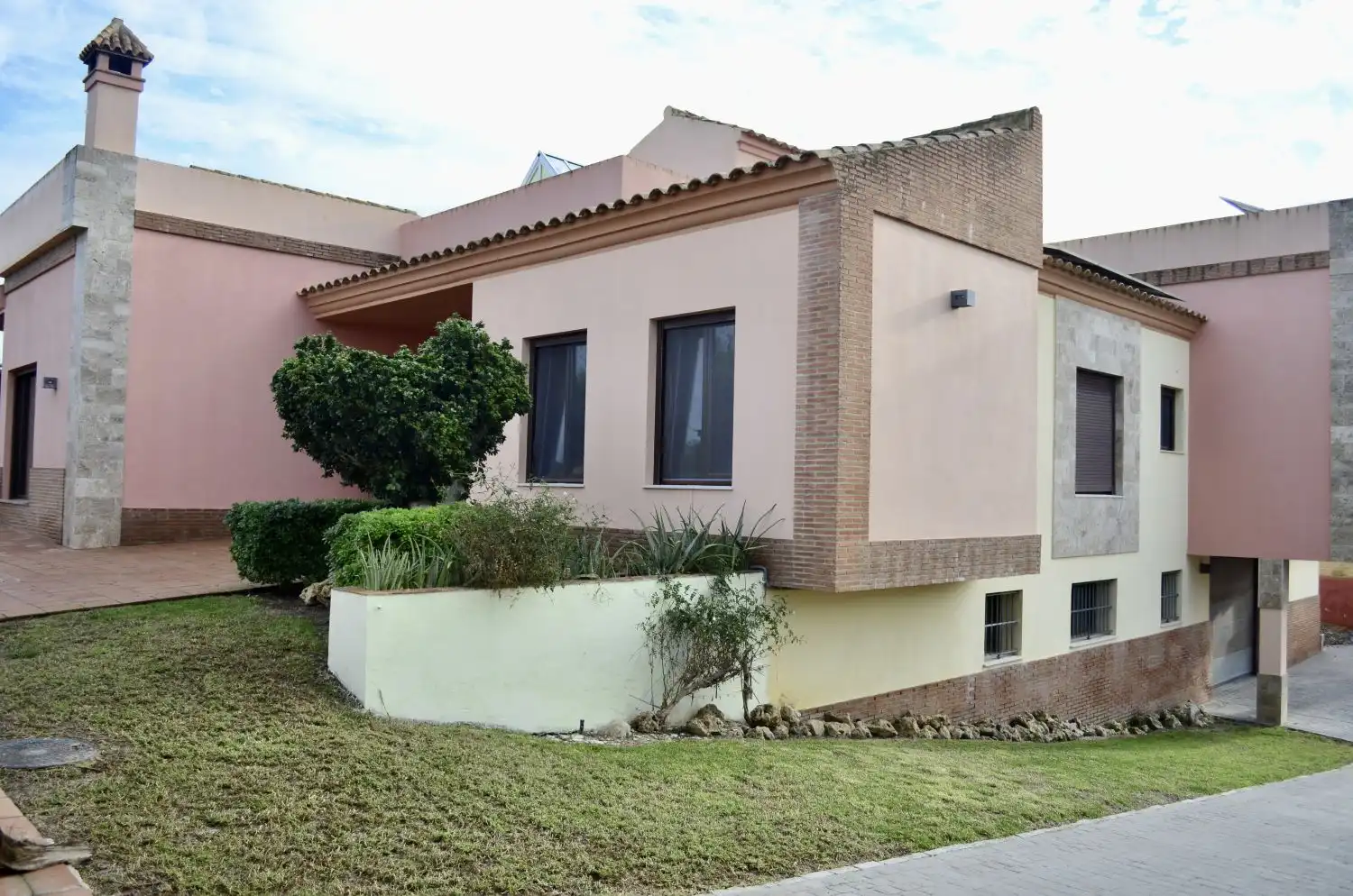 Exterior view of Houses for sale in Arcos de la Frontera  with Terrace