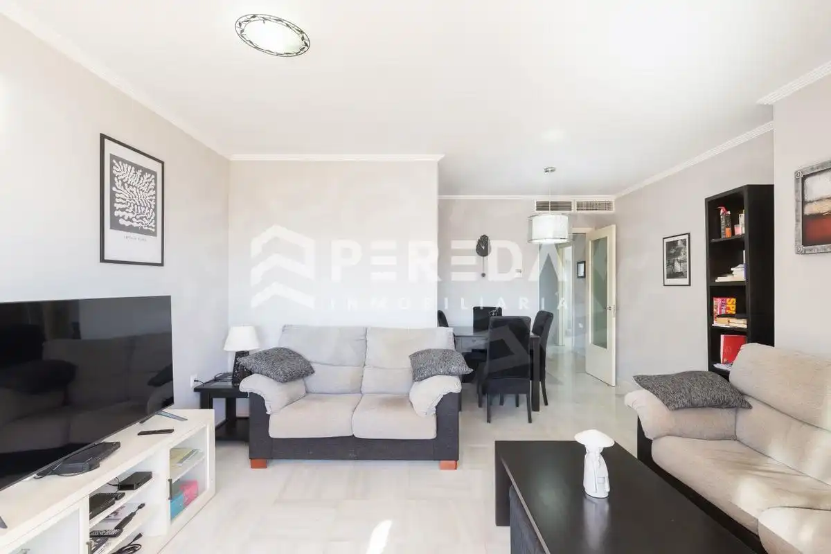 Wohnzimmer von Dachboden zum Verkauf in Roquetas de Mar mit Privatgarten, Terrasse und Abstellraum