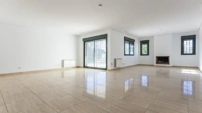 Semi-detached house for sale in calle Pilar Bardem