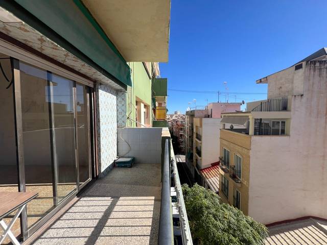 Piso en Venta en Calle del Teniente Aguado en Campoamor