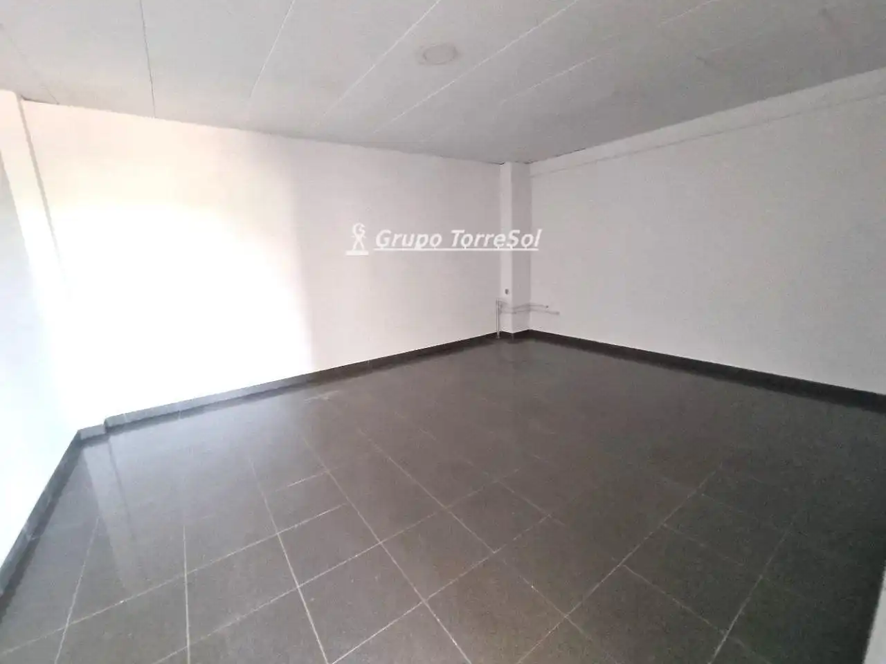 Local comercial en alquiler en ENLLAÇ AUTOPISTA, imagen 5