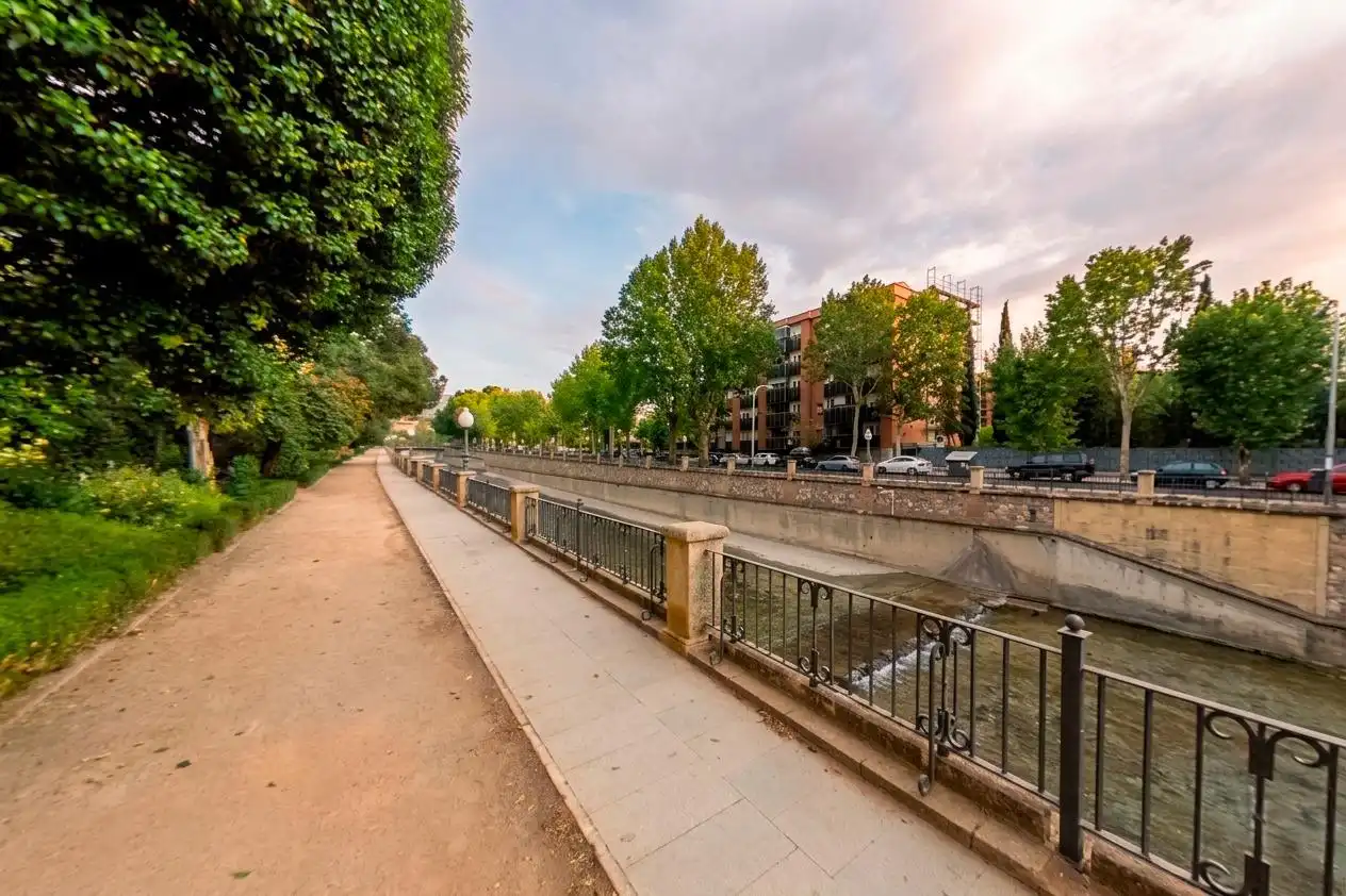 Außenansicht von Wohnung zur Miete in Granada mit Klimaanlage, Heizung und Möbliert