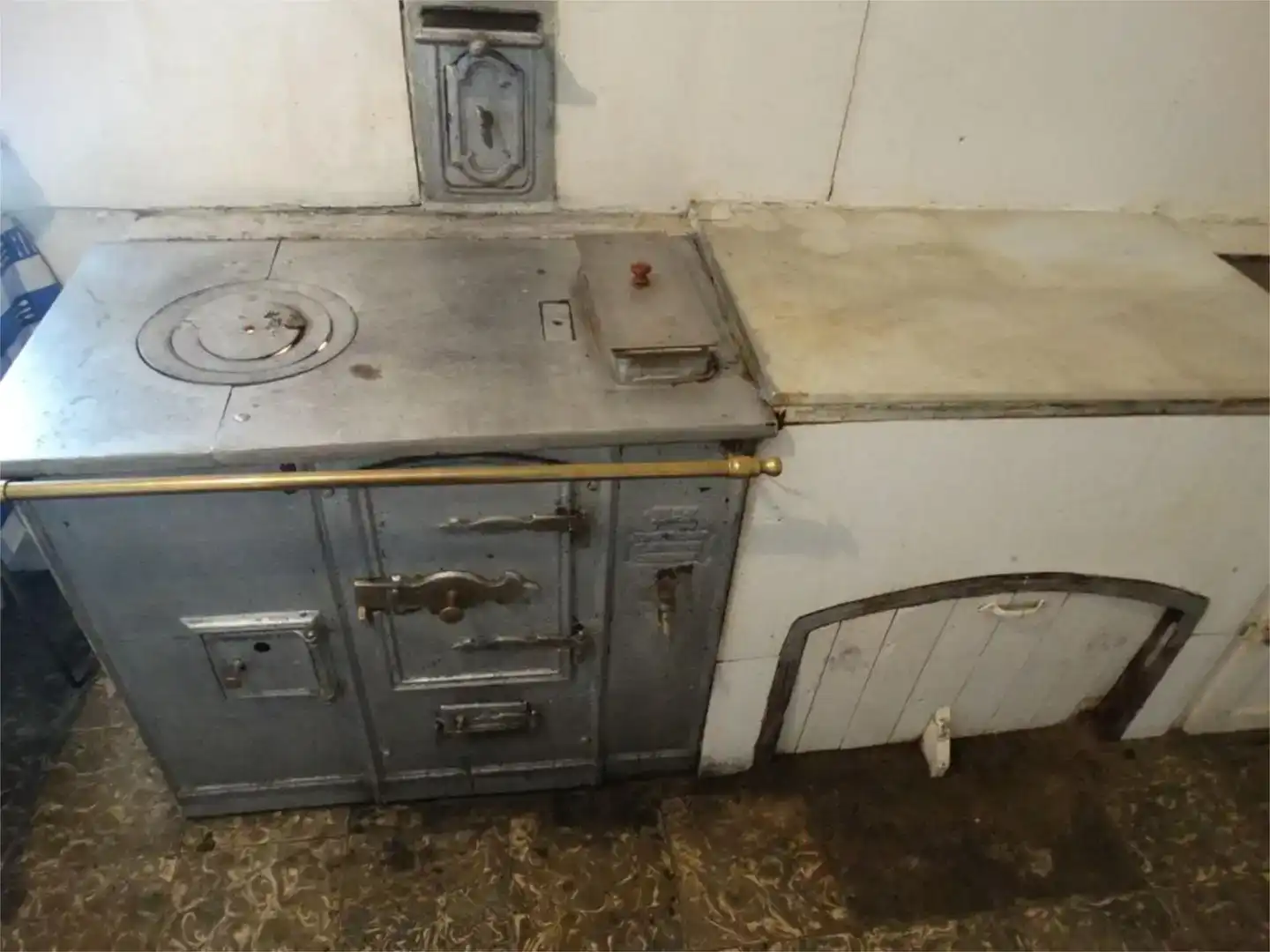 Cuina de Casa adosada en venda en Villasabariego amb Traster i Moblat