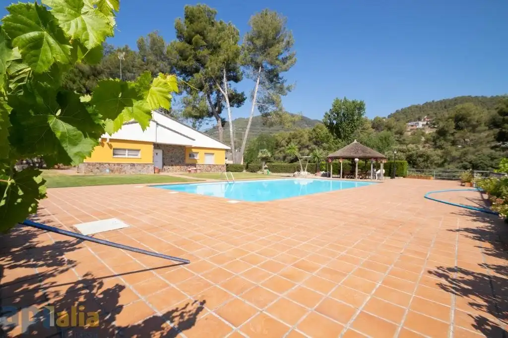 Piscina de Finca rústica en venta en Sentmenat con Piscina