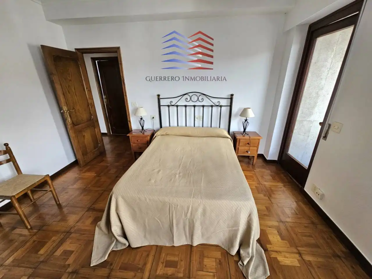 Habitación de Piso de alquiler en Ourense Capital  con Calefacción, Parquet y Trastero