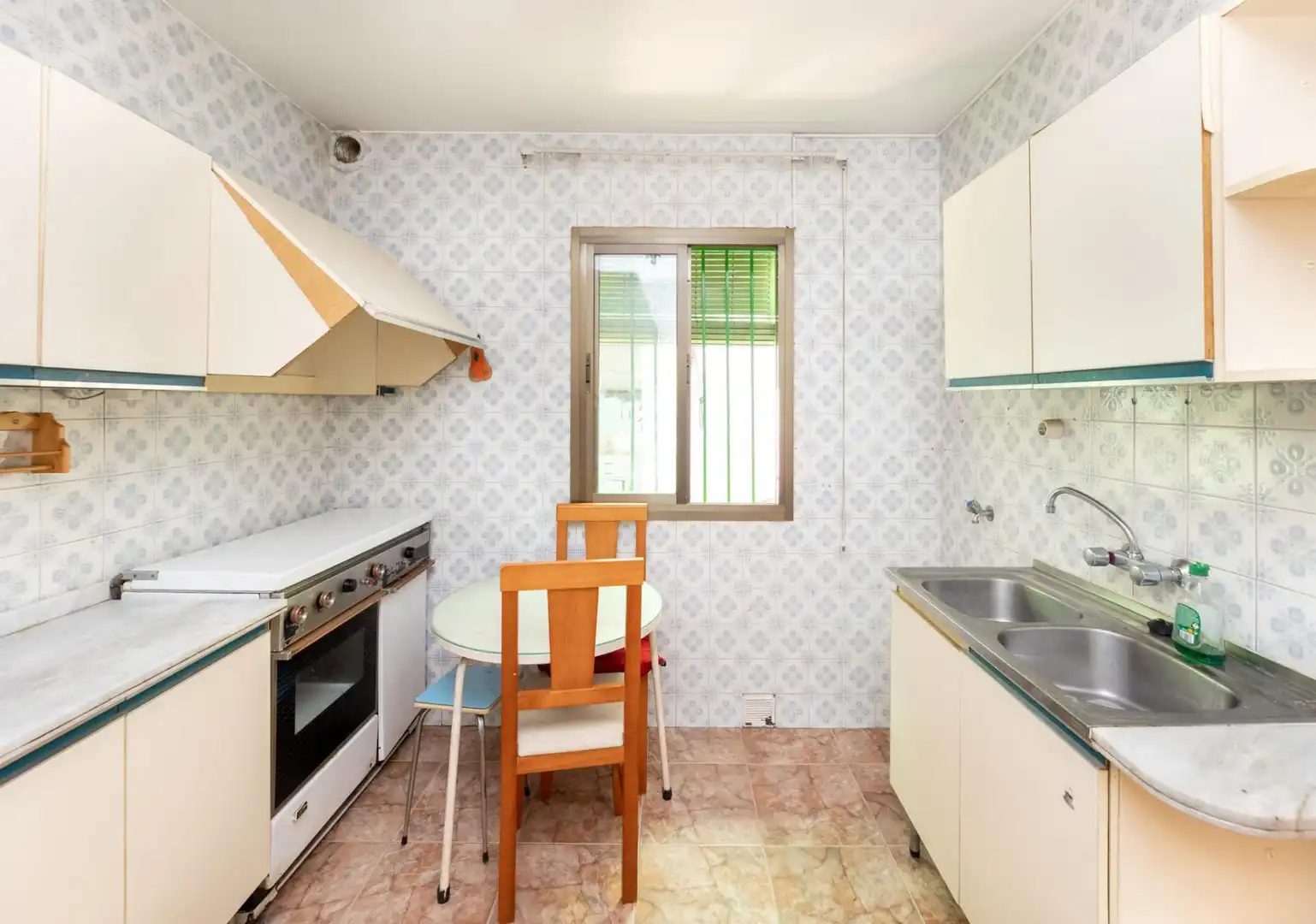 Cocina de Casa adosada en venta en Granada