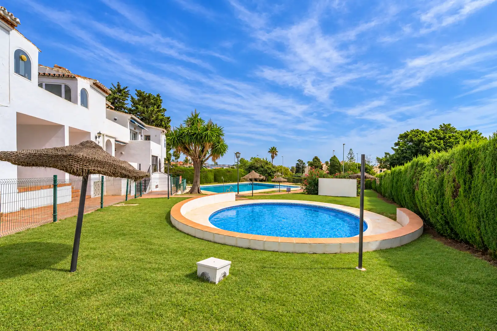 Piscina de Dúplex en venta en La Cala Mijas