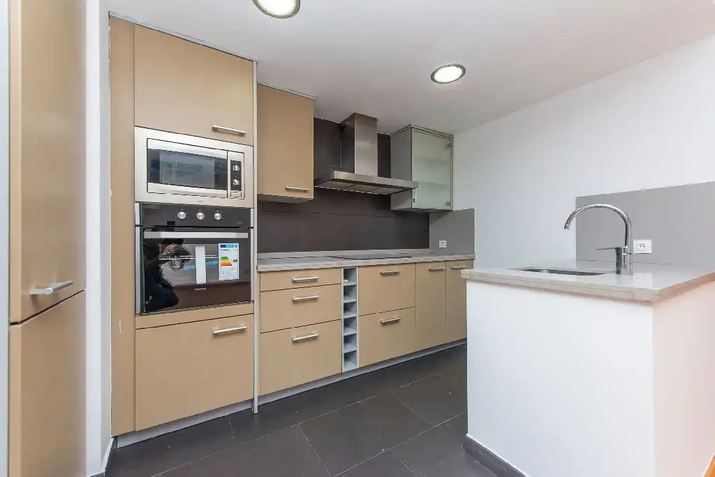 Piso en venta en Carrer Moianès, Hostal