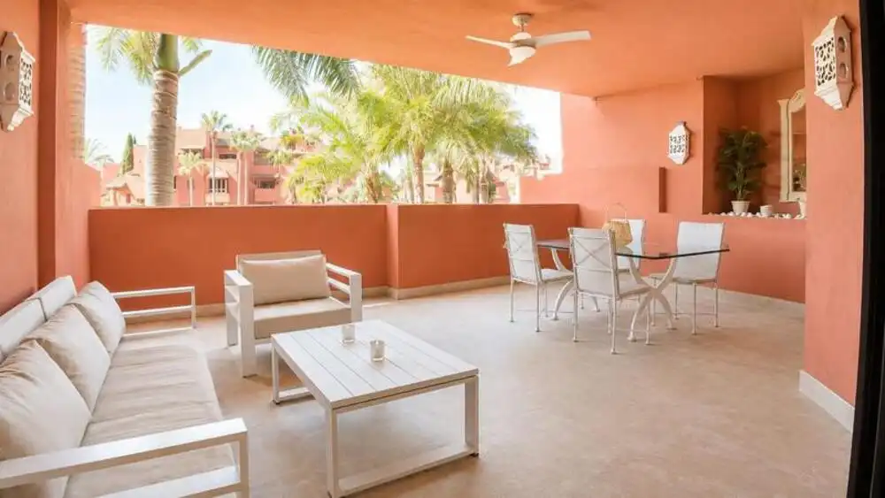 Terrassa de Apartament de lloguer en Estepona amb Aire condicionat, Terrassa i Traster