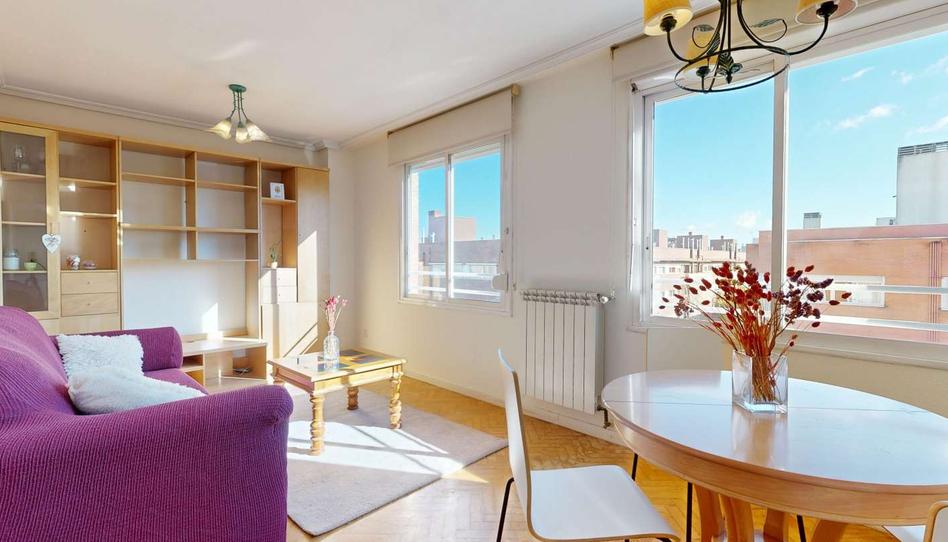 Photo 1 of Flat to rent in Calle de Ladera de Los Almendros, Valdebernardo - Valderribas, Madrid