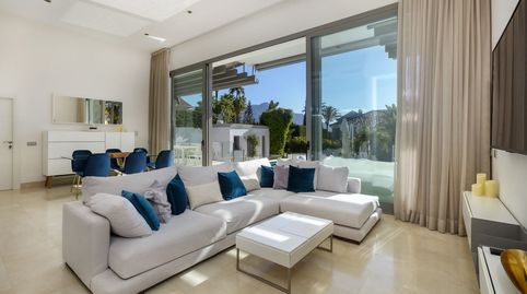 Foto 2 de Casa o chalet de alquiler en Avenida Tomás Pascual, 22, La Quinta, Benahavís