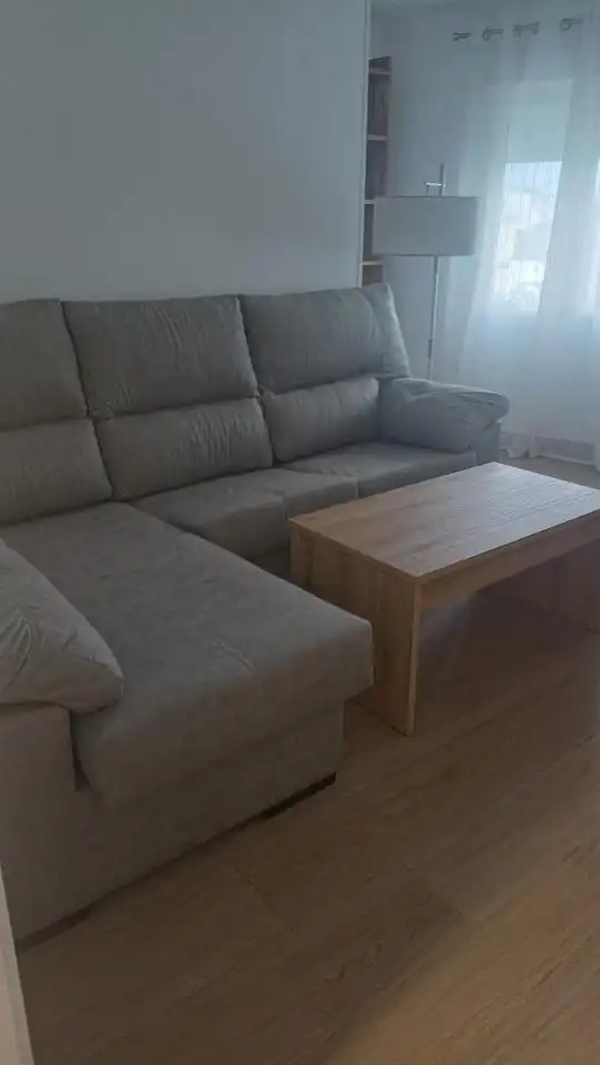 Wohnzimmer von Wohnung zur Miete in Ahigal