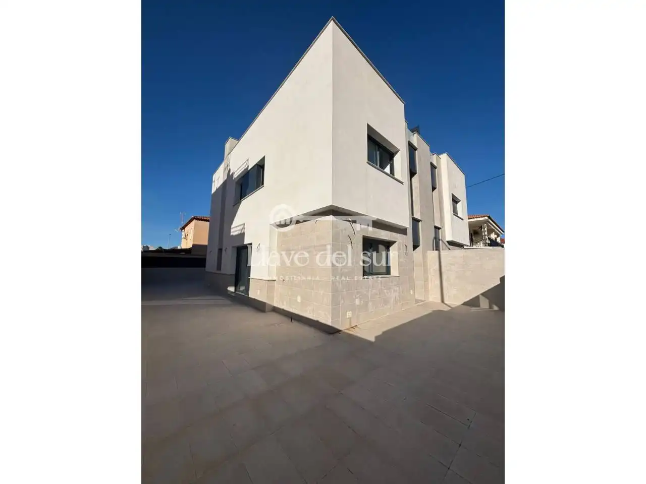 Reihenhaus mit Terrasse zum Verkauf in Calle Salvador Dalí 5, imagen 2