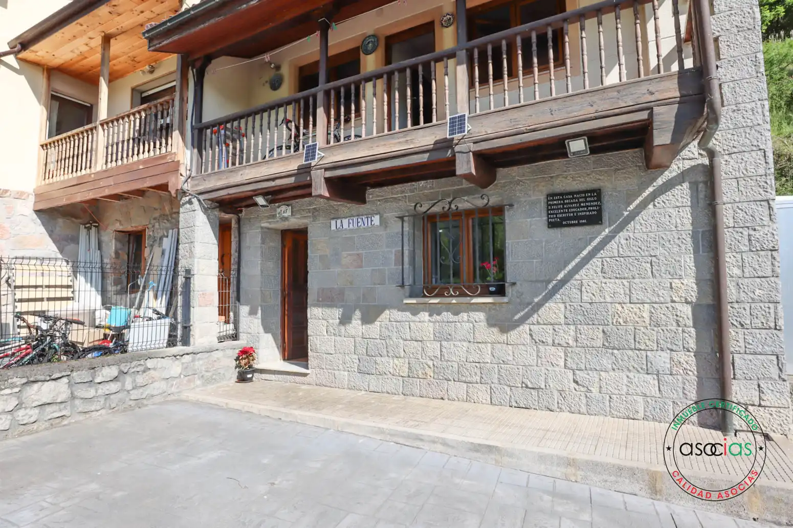 Casa adosada en venda en Ribera de Arriba amb Calefacció, Parquet i Terrassa