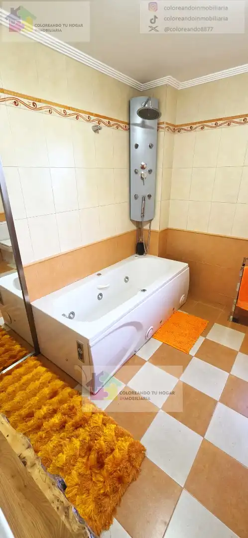 Bathroom of Houses for sale in Sariegos  with Air Conditioner, Heating and Private garden
