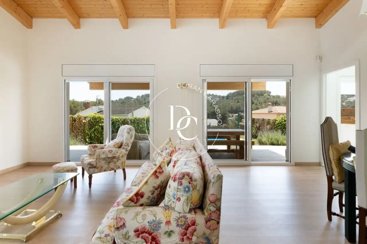 Living room of Houses for sale in Sant Pere de Ribes  with Air Conditioner, Heating and Private garden