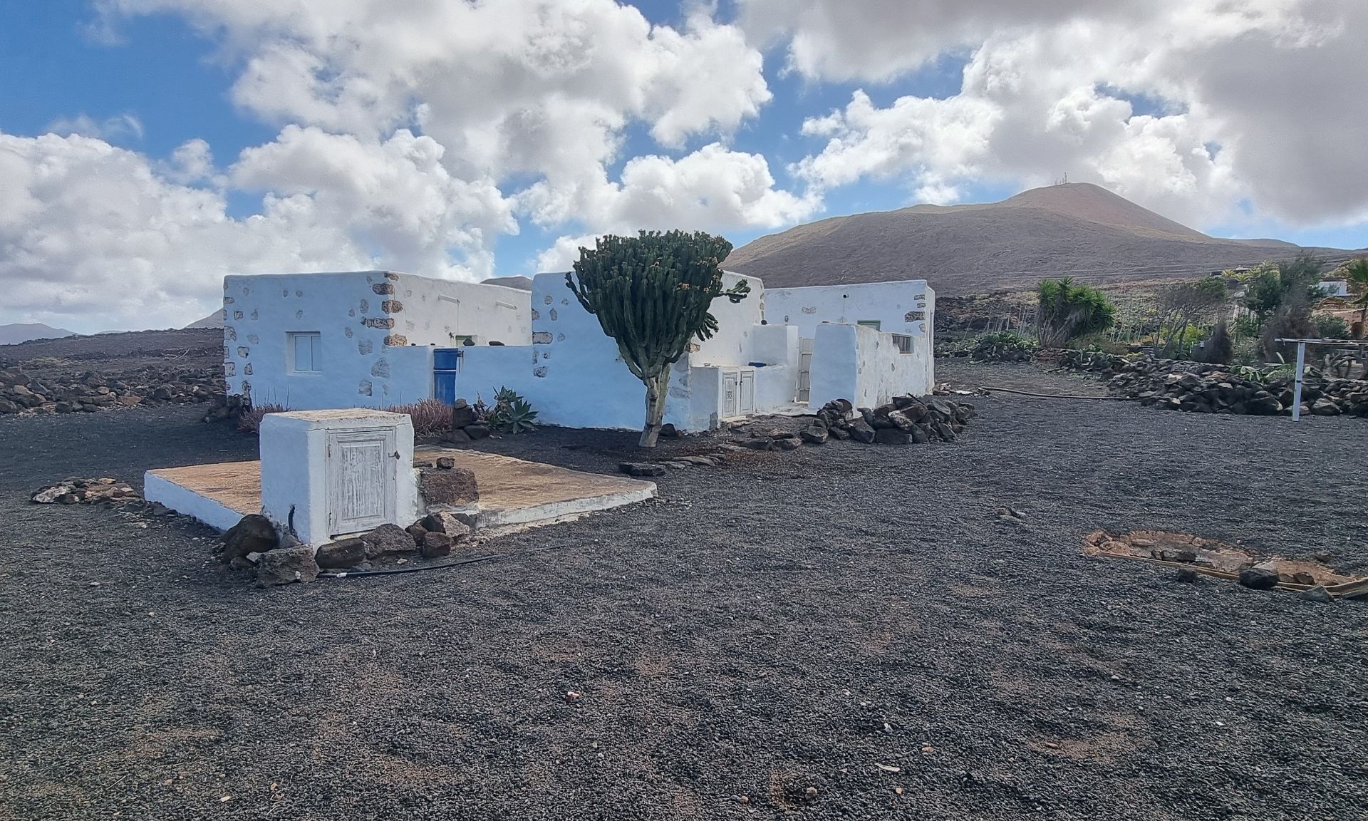 Exterior view of House or chalet for sale in Yaiza  with Private garden, Terrace and Furnished