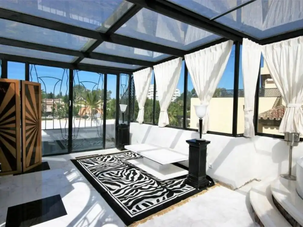 Penthouse with pool for sale in San Pedro de Alcántara, imagen 2