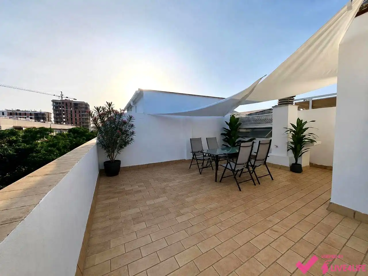 Terrasse von Maisonette zur Miete in Sevilla mit Klimaanlage, Terrasse und Möbliert