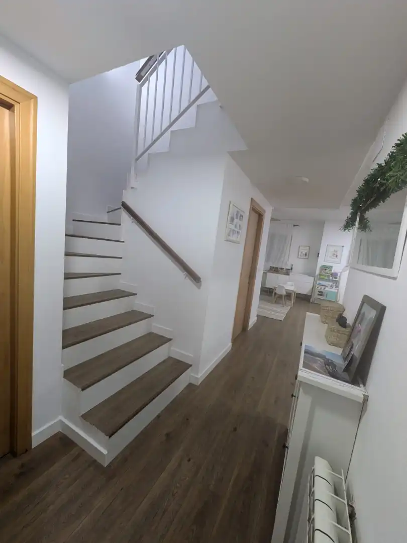 Casa adosada en venta en La Pobla de Vallbona con Aire acondicionado, Calefacción y Jardín privado