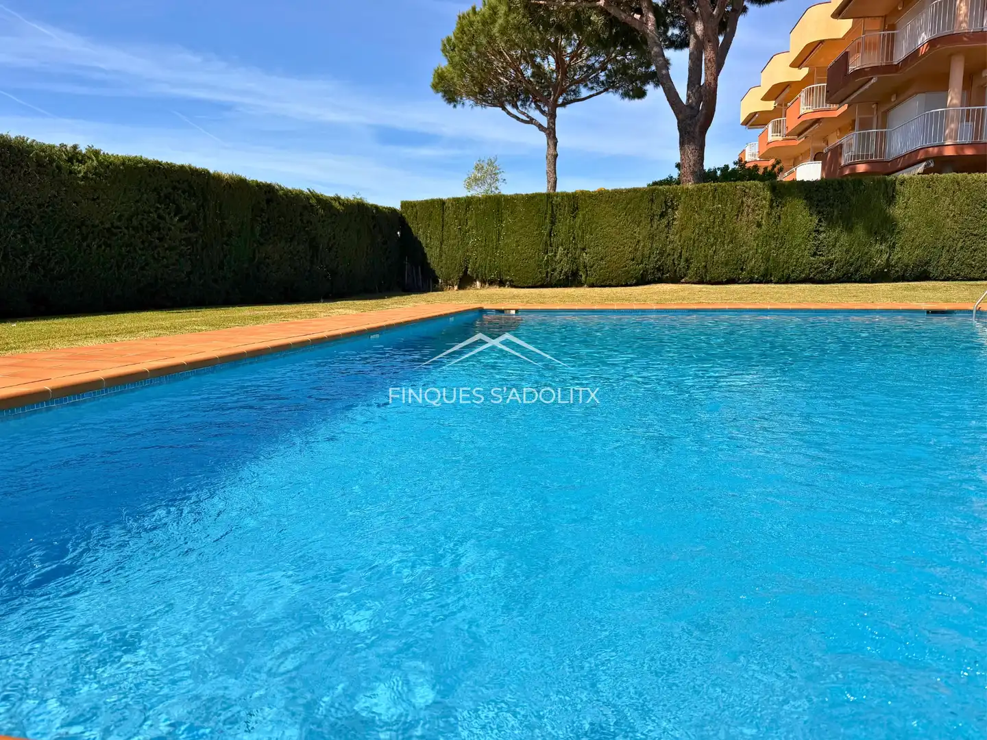 Piscina de Planta baixa en venda en Castell d'Aro, Platja d'Aro i s'Agaró amb Aire condicionat, Calefacció i Jardí privat