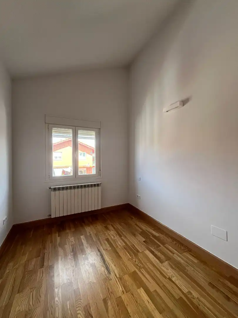 Dormitori de Casa o xalet en venda en Renedo de Esgueva amb Calefacció, Jardí privat i Parquet