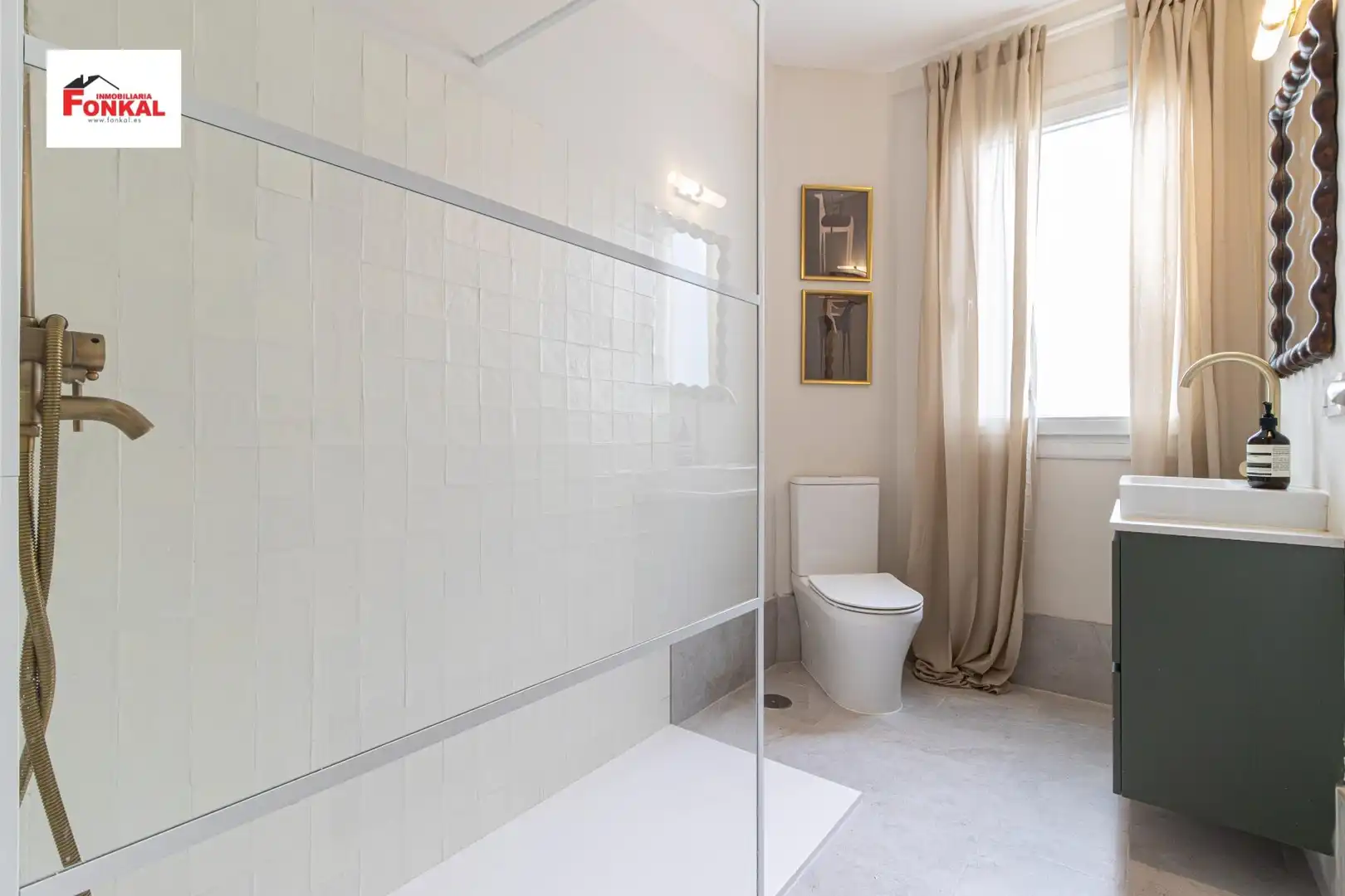 Bathroom of Flat for sale in Jerez de la Frontera  with Parquet flooring, Storage room and Furnished
