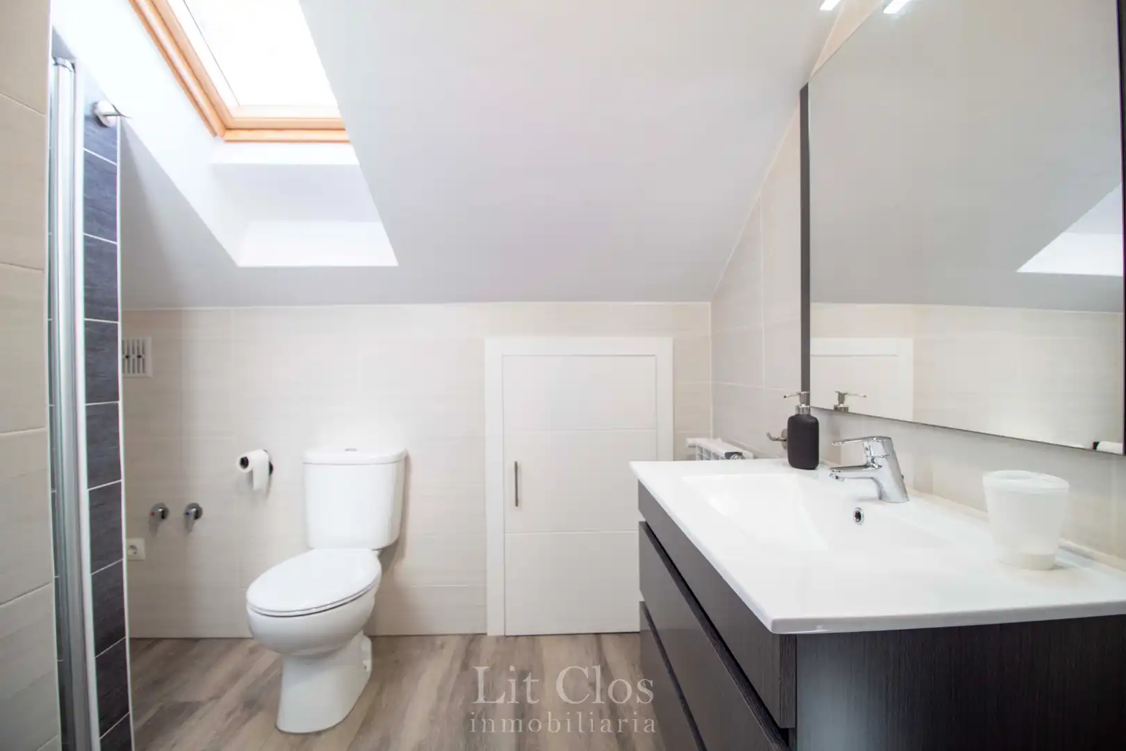 Baño de Casa adosada en venta en A Rúa  con Calefacción, Jardín privado y Parquet
