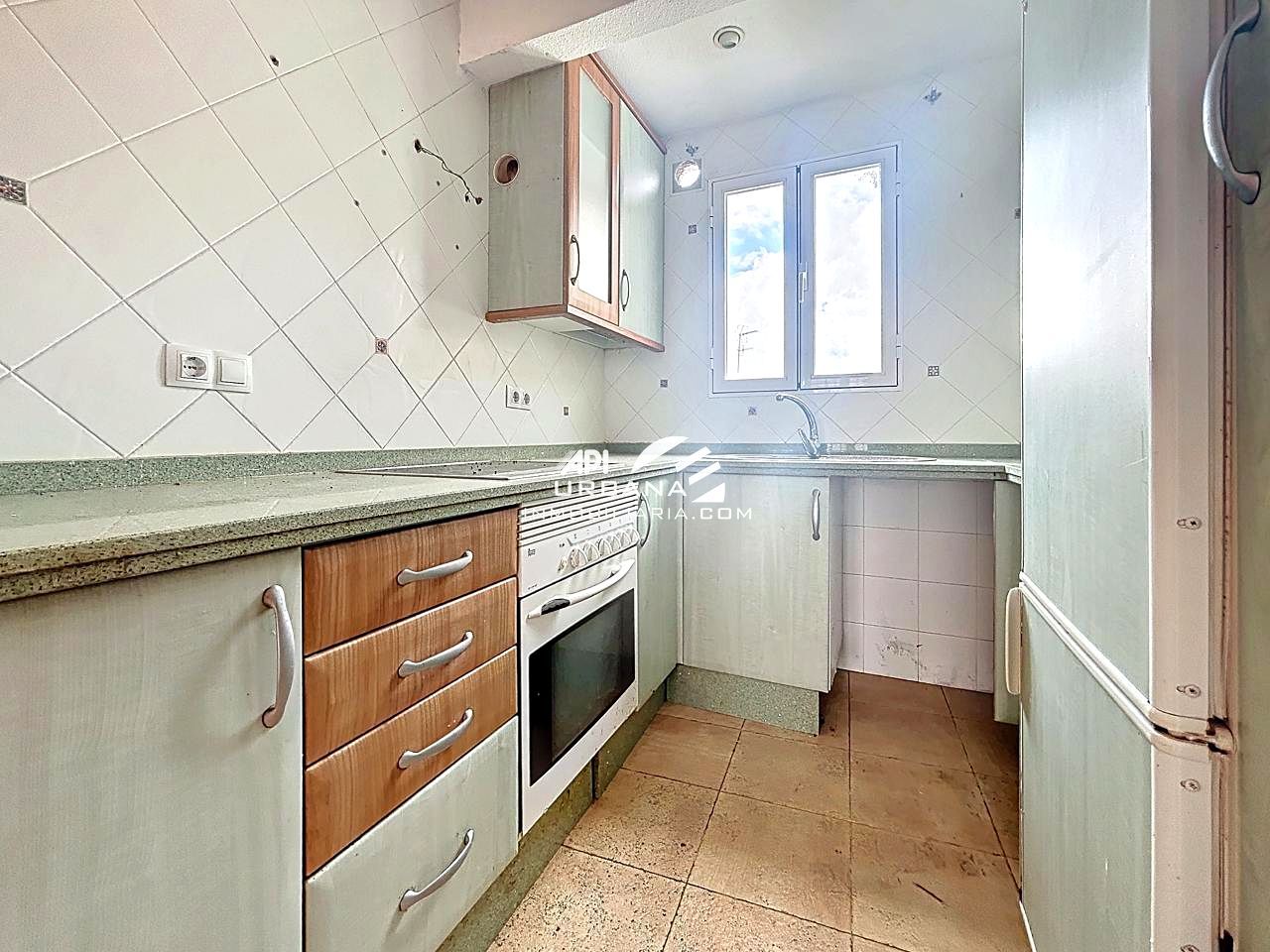 Kitchen of Flat for sale in Lucena  with Storage room