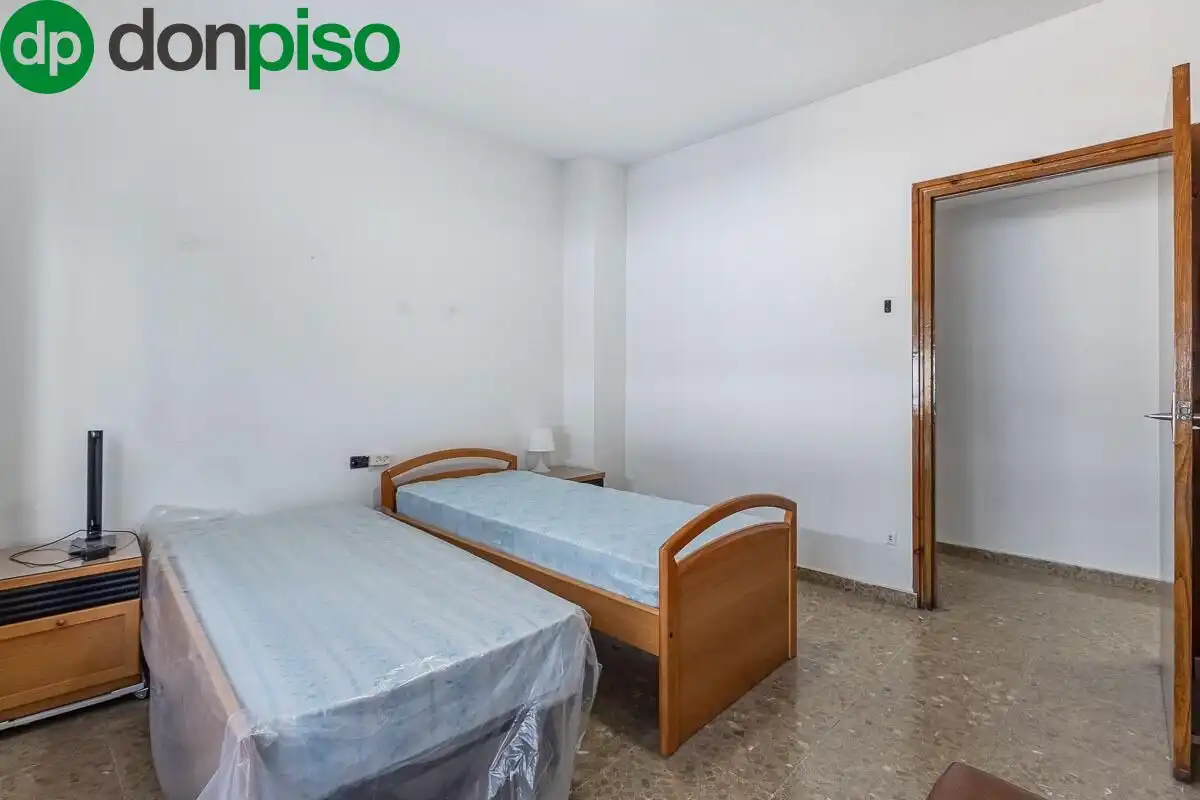 Schlafzimmer von Wohnung zum Verkauf in Granada