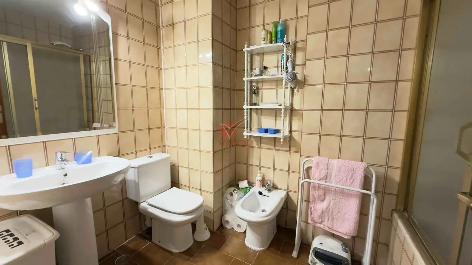 Baño de Piso en venta en Cuenca con Calefacción, Terraza y Trastero