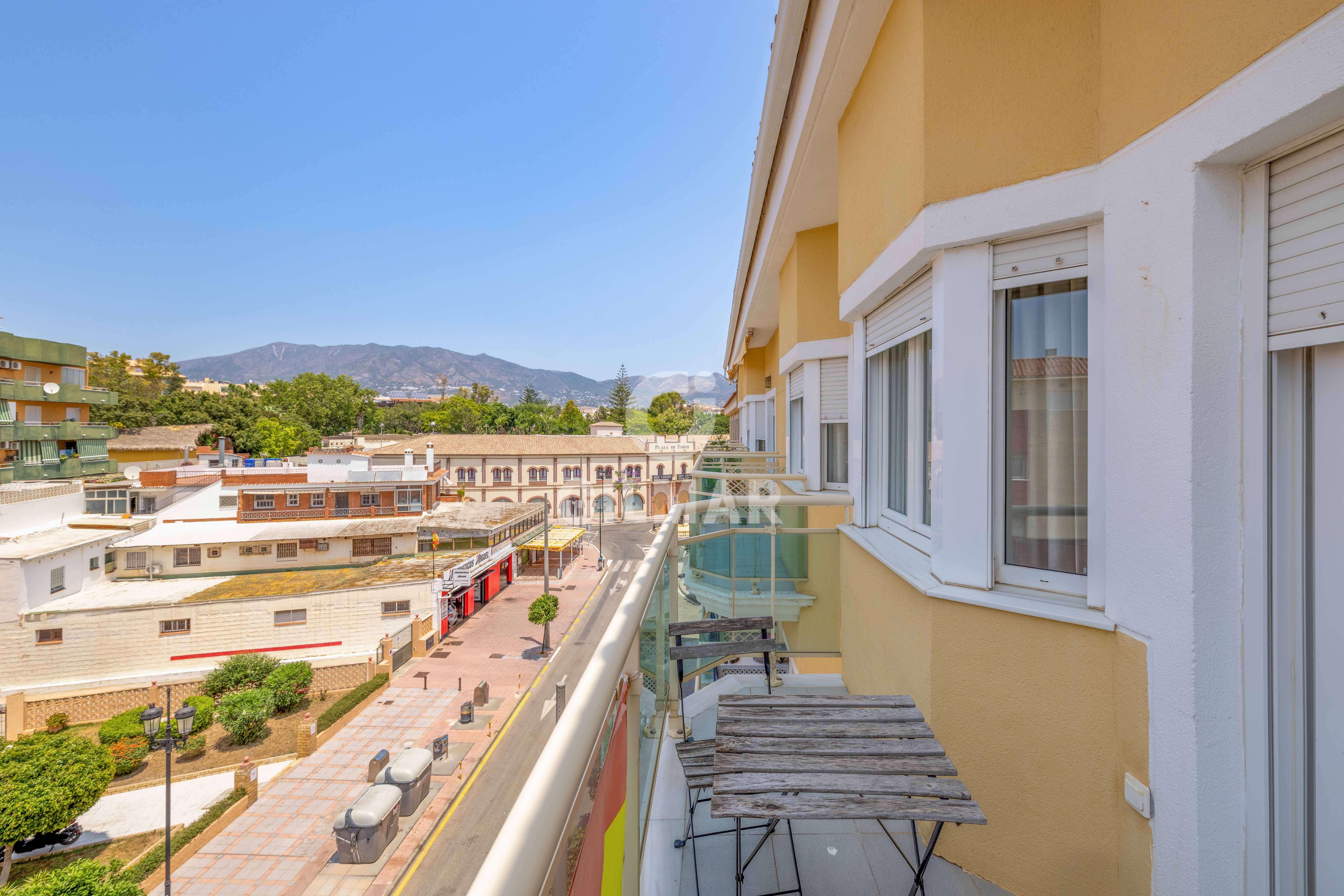 Vista exterior de Dúplex en venda en Fuengirola amb Terrassa