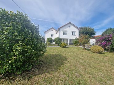 Detached house with garden for sale in Área Rural