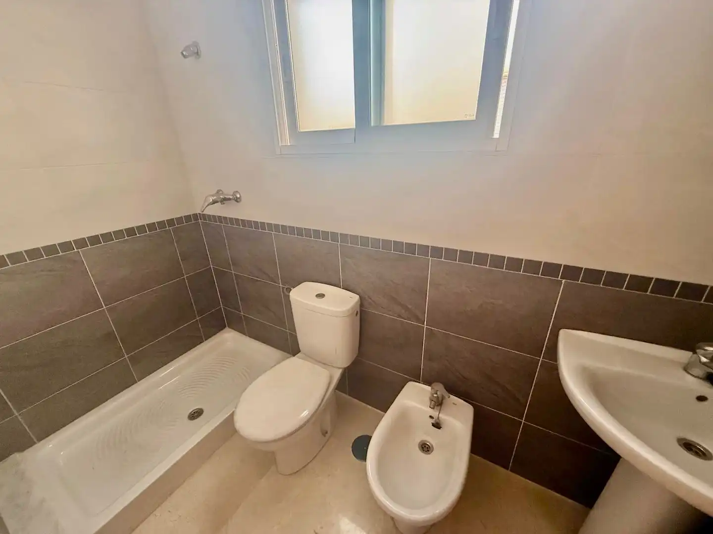 Bathroom of Flat for sale in Elche / Elx  with Balcony