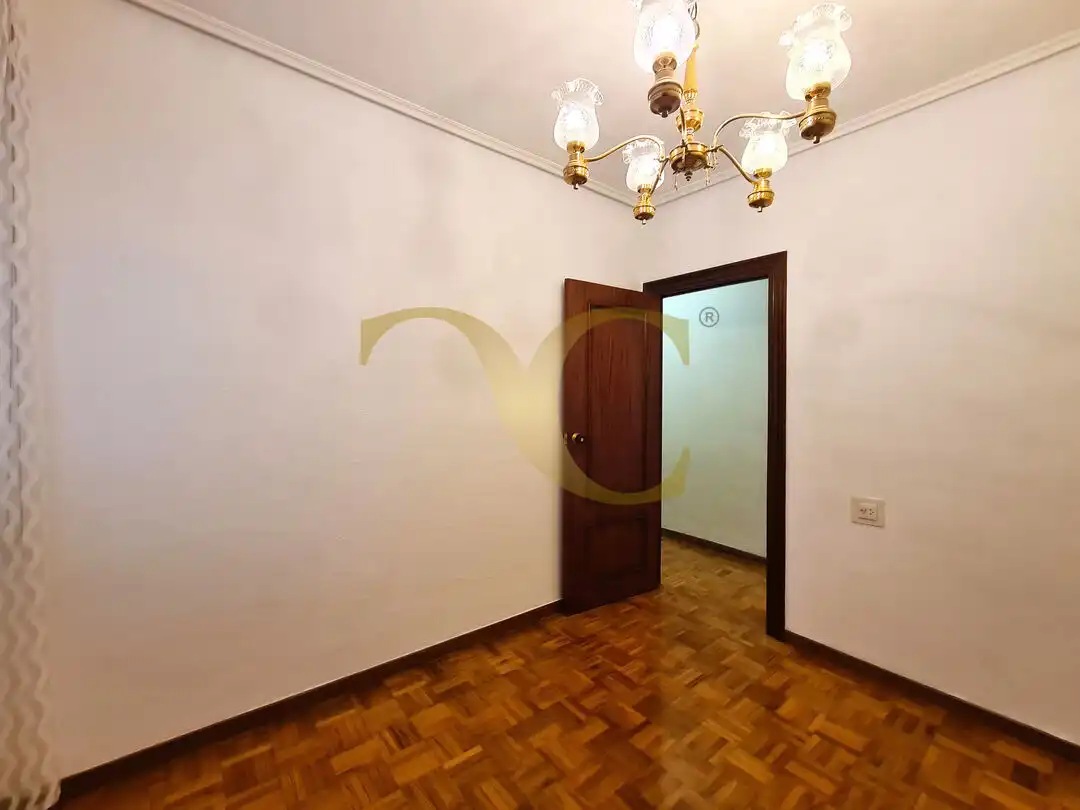 Piso en venta en Oviedo  con Terraza