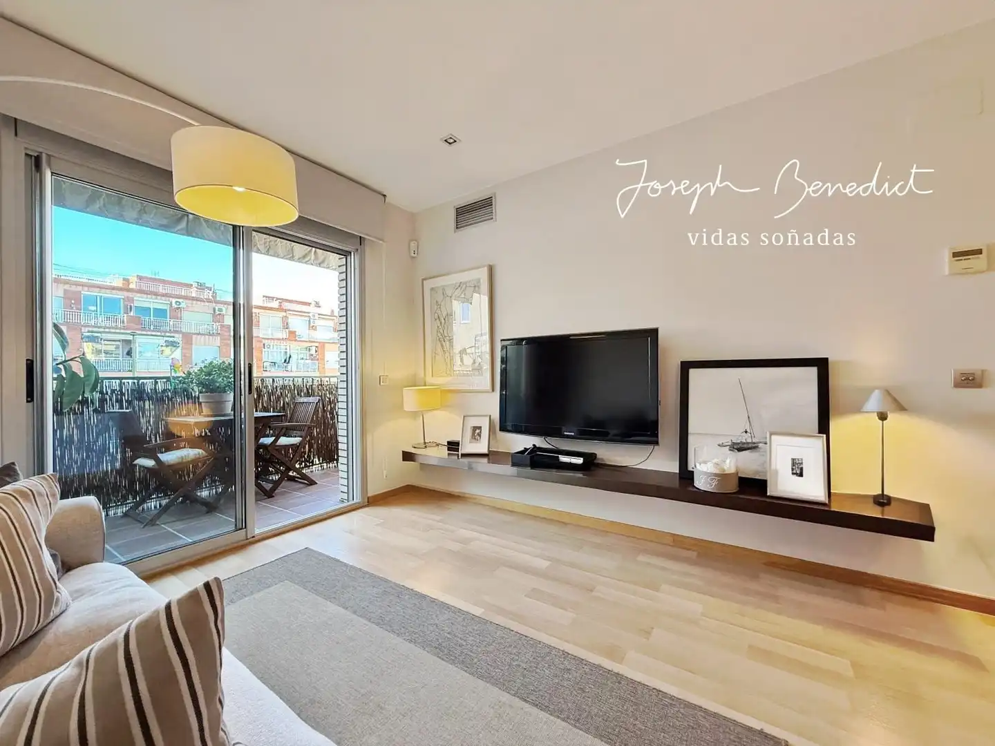 Sala de estar de Ático en venta en Castelldefels con Aire acondicionado, Calefacción y Parquet