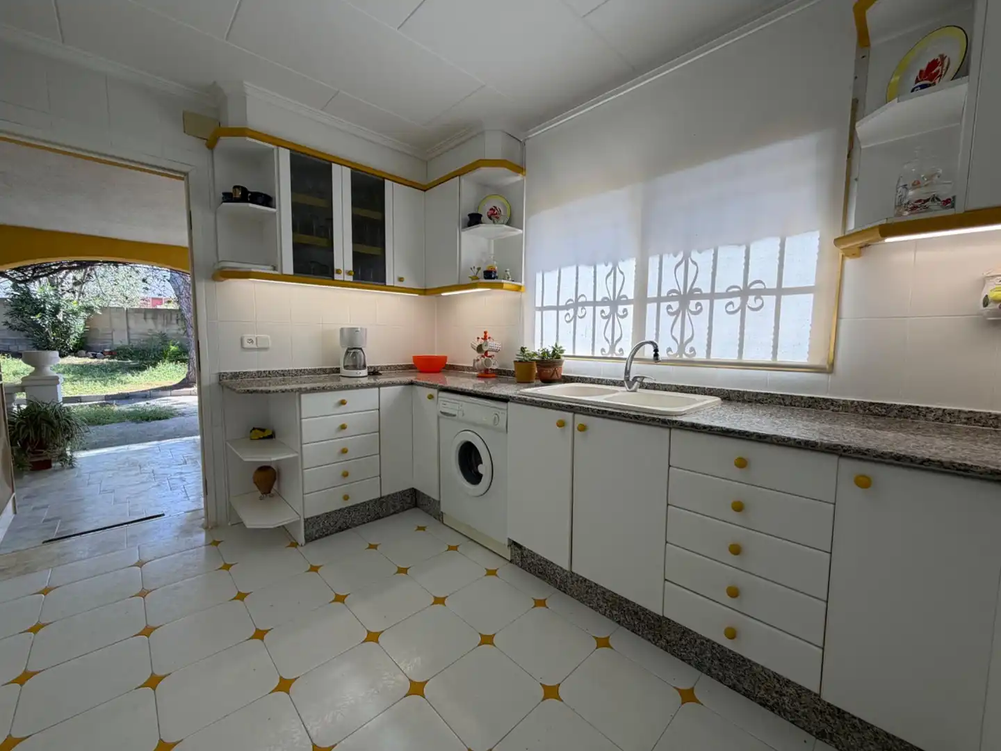 Cocina de Casa o chalet en venta en Llíria con Jardín privado, Terraza y Trastero